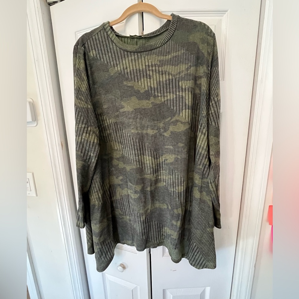 Jodifl Camo Swing Top